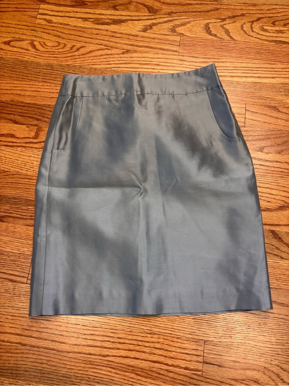 J.Crew 100% Silk Gray Pencil Skirt Size 4 Lined Side Zip Pockets Career Classic